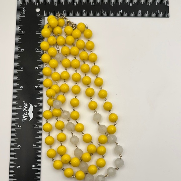 Yellow and White Beaded Necklace - Picture 2 of 4